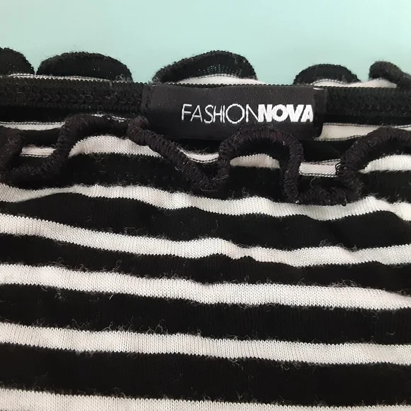 Set of 3 tee shirt tops, womens sz small - Picture 3 of 7